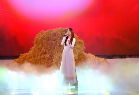 Hoa hậu Hoàng Kim mong phụ nữ Việt Nam mạnh mẽ lựa chọn hạnh phúc