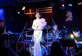Lâm Nguyệt Ánh ghi dấu ấn trong lòng khán giả Sài Thành trong đêm Minishow Nhạc Tình Muôn Thuở 19