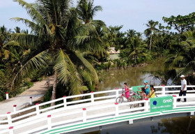 Grab và Quỹ Bảo trợ trẻ em Việt Nam khánh thành cầu Út Ốm trong dự án ‘Xây cầu đến lớp’