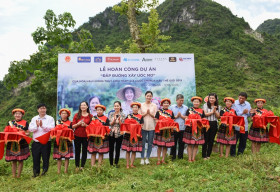 Hoa hậu Lương Thùy Linh khánh thành con đường hơn 2 tỷ tại Lũng Lìu