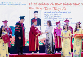 Biên đạo múa Vĩnh Khương hạnh phúc ngày nhận bằng Thạc sĩ Quản lý Văn hoá