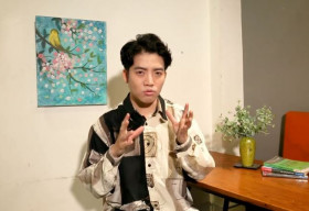 Nam MC 30 tuổi vẫn ngủ cùng mẹ lên tiếng: “Tôi thấy hạnh phúc khi ngủ với mẹ”