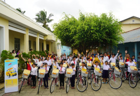 DHL Express trao tặng 50 xe đạp cho các em học sinh có hoàn cảnh khó khăn tại tỉnh Trà Vinh