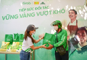 Grab tiếp tục tiếp sức cộng đồng chống Covid-19
