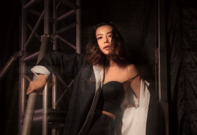 Lại Thanh Hương thần thái ‘ngút ngàn’ mở màn show thời trang của NTK Ivan Trần