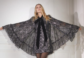 H&M hợp tác với The Vampire’s Wife: Một bộ sưu tập quyến rũ, huyền bí và mạnh mẽ