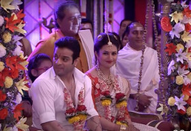 Đám cưới Nam Ấn được khắc hoạ sinh động trên phim Hạnh Phúc Muộn Màng