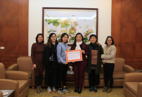 The Body Shop Việt Nam trao tặng hơn 30 triệu đồng giúp đỡ phụ nữ bị bạo lực gia đình