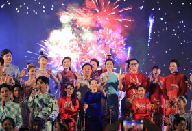 Dàn nghệ sỹ danh tiếng lộng lẫy trong đêm Gala Đại sứ Áo dài Việt Nam