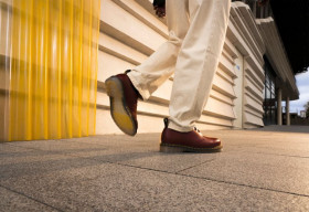 Dr. Martens ra mắt mẫu giày mới với thiết kế đế trong suốt độc đáo ‘1461 Iced’
