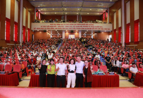 Hàng ngàn bạn trẻ hào hứng với tọa đàm ‘Khởi nghề hay Khởi nghiệp?’