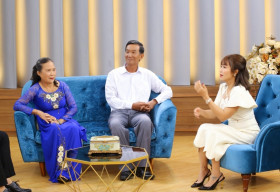 Ốc Thanh Vân khâm phục ý chí của người vợ lo toan mọi việc để chồng 70 tuổi lấy bằng thạc sĩ
