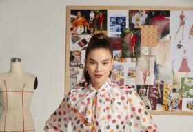 Hồ Ngọc Hà tràn đầy năng lượng trong ngày trở lại làng mode với NEVA