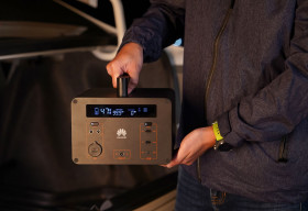 Huawei ra mắt trạm sạc dự phòng di động thông minh iSitePower M Mini