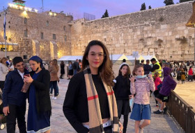 Á hậu Hoàng My ghi lại hành trình thăm thú Israel với bộ ảnh cực chất căng tràn sức sống