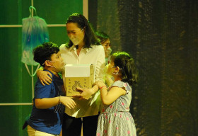 NSƯT Trịnh Kim Chi lấy nước mắt khán giả với ‘Blouse Trắng’