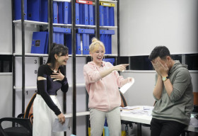 Hari Won dùng kim cương, thả thính bá đạo với Hà Việt Hoàng