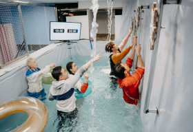 Hari Won gọi cấp cứu vì Tuấn Trần đau bụng khi đang tham gia gameshow