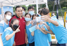 MC Quyền Linh trao học bổng động viên vận động viên Sea Games 31