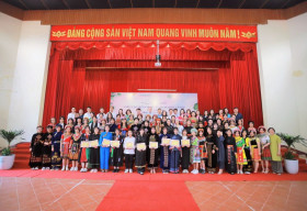 VinaCapital Foundation và quỹ học bổng Vừ A Dính triển khai dự án Câu lạc bộ nữ sinh Hoa bản làng