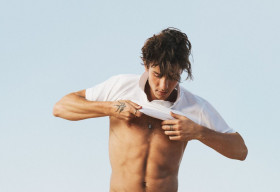 Tommy Hilfiger hợp tác với Shawn Mendes thực hiện chiến dịch ‘Play it Forward’