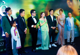 Showbiz Việt rủ nhau đi xem phim ’33 tỷ’ của Lý Nhã Kỳ và nam thần Han Jae Suk