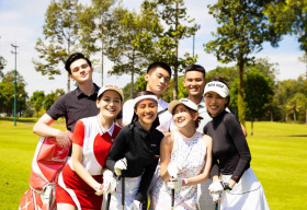 Ninh Dương Lan Ngọc nhập hội mỹ nhân chơi golf, lên đồ ra sân cùng dàn trai trẻ