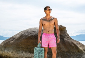 NTK Adrian Anh Tuấn ‘chào hè’ với BST Lãng Du