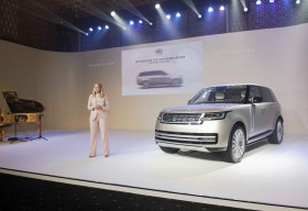 Land Rover Range Rover mới về Việt Nam, giá khởi điểm hơn 11 tỷ đồng