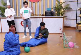 Lê Dương Bảo Lâm căng thẳng khi làm MC Đấu trường ẩm thực