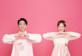 Trấn Thành – Hari Won ngọt ngào trong trang phục hanbok, xóa tan tin đồn rạn nứt
