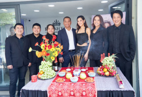 Dàn sao Việt đến chúc mừng Hoa hậu Khánh Vân khai trương học viện