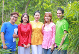 NSƯT Trịnh Kim Chi đón xuân sớm cùng Về Nhà Là Tết