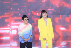 Thanh Hà rạng rỡ xuất hiện cạnh Phương Uyên, cùng chấm show âm nhạc
