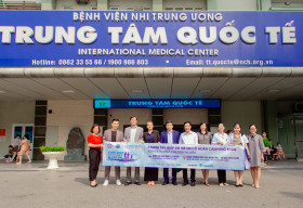 BTC ‘Cuộc chạy Hữu nghị Quốc tế vì trẻ em’ thăm và tặng quà bệnh nhi khó khăn