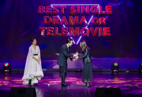 Đêm trao giải Asian Television Awards 2022: Trấn Thành trao cúp cùng ngôi sao Hồng Kông