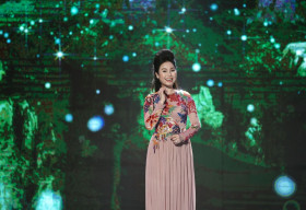 Ca sĩ Thùy Trang tìm kiếm người hát song ca tại Chinh Phục Thần Tượng
