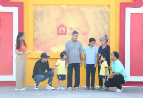 MC Quyền Linh tức giận gửi lời tới người cha bỏ rơi 3 con nhỏ trên sóng truyền hình