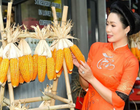 Á hậu Trịnh Kim Chi mừng năm mới khán giả với bộ ảnh đón Xuân