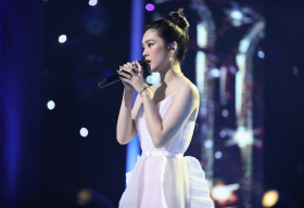 Quỳnh Lương “kể” chính câu chuyện cuộc đời mình tại sân khấu Trời sinh một cặp