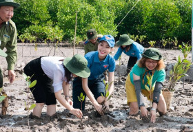 Hoa hậu Bảo Ngọc kêu gọi cộng đồng ‘Đầu tư cho Hành tinh’ nhân Ngày Trái Đất 2023