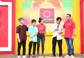 MC Quyền Linh xúc động với giọng hát của ca sĩ Thảo Trang