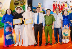 Nhà thiết kế Ivan Trần được nhận giấy khen của Sở VH TT DL thành phố Cần Thơ