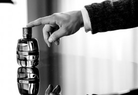 Thôi thúc sự tò mò giới mộ điệu với chiếc lọ huyền bí của Missoni Pour Homme