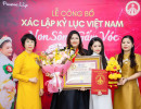 NTK Phương Hồ lập kỷ lục Việt Nam với chiếc áo dài dài 220 m, nặng 250 kg