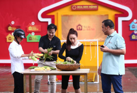 Quách Tuấn Du và Ngọc Châu (Mây Trắng) bỏ tiền túi tặng các em nhỏ mồ côi