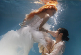 Quang Đăng cùng bạn gái tung bộ ảnh dưới nước đầy nghệ thuật