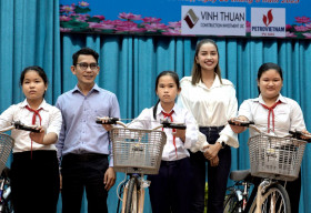 Ngọc Châu về Long An tham gia hành trình thiện nguyện
