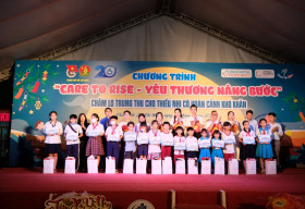 “Yêu Thương Nâng Bước” mang tết Trung Thu đến trẻ em có hoàn cảnh khó khăn