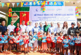 Roche Việt Nam và VinaCapital Foundation mang nước sạch đến với trẻ em Đắk Lắk